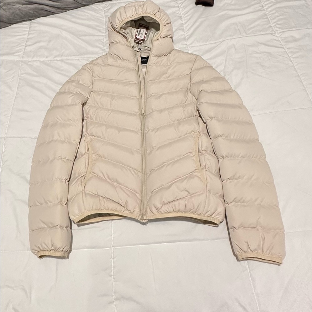 Brand new never worn puffer